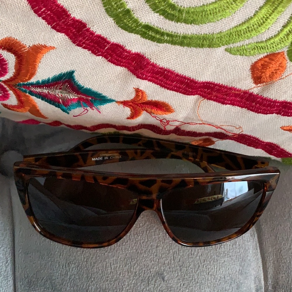 Tortoiseshell Sunglasses - Picture 2 of 5
